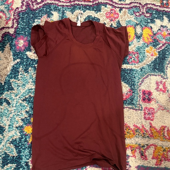 lululemon athletica Tops - LULULEMON SWIFTLY TECH MAROON